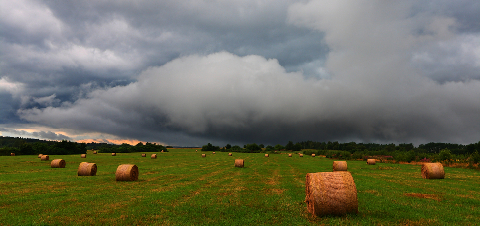 Tiefe Wolken